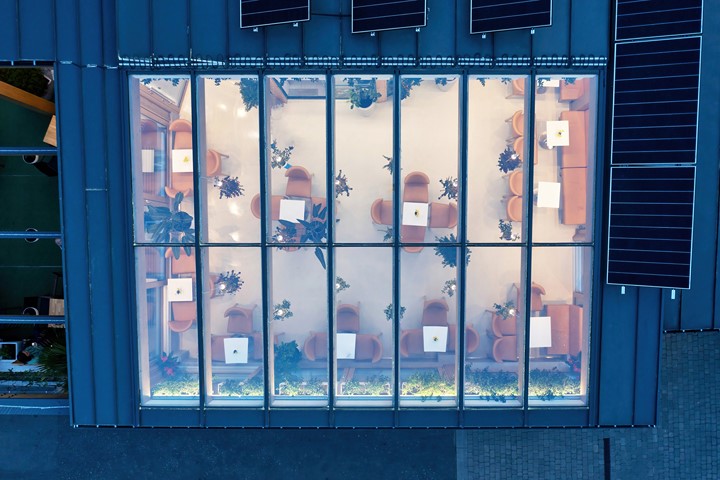 przeszklenia fasady WISNIOWSKI szklany dach w 220510 b0195 DN